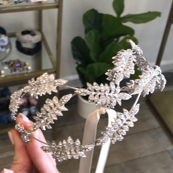 Hairband - Picture 2 of 4